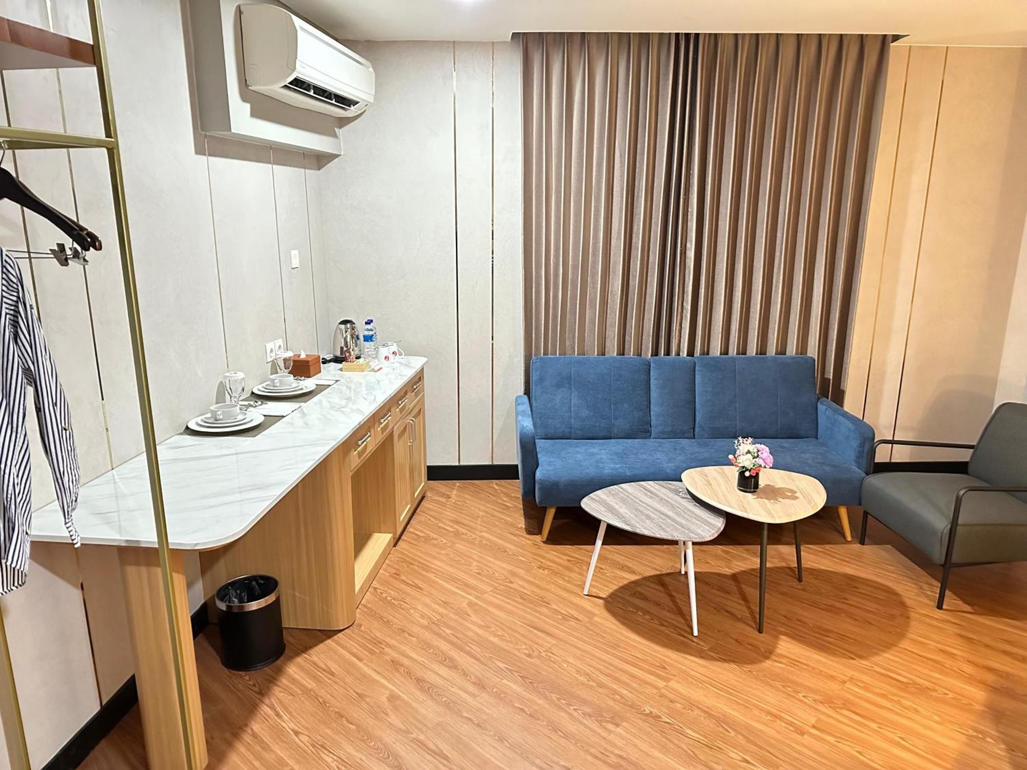 D'Primahotel Jemursari Surabaya Exterior foto