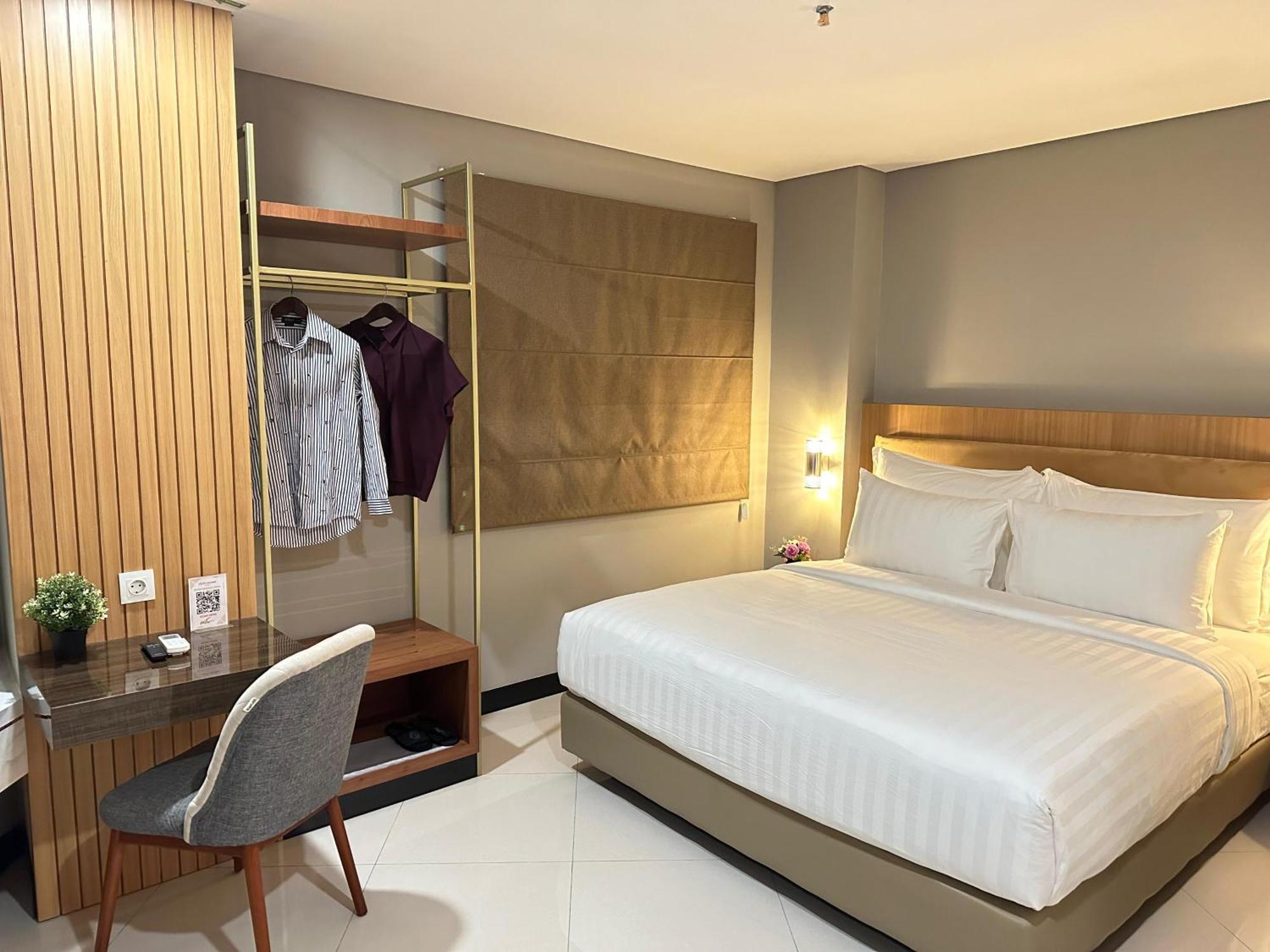 D'Primahotel Jemursari Surabaya Exterior foto